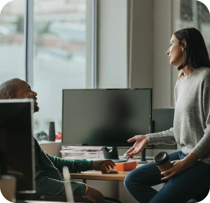 Mensen die op kantoor werken